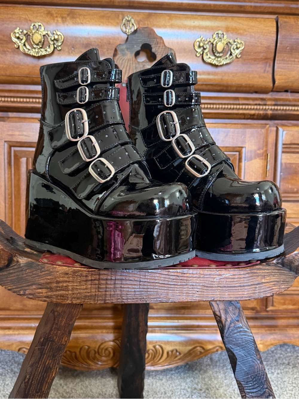 Demonia Concord 57 black size 7 platform buckle ankle boots